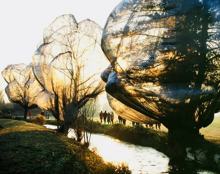 fadouce's tweet photo. Au-delà de son œuvre majestueuse, il a touché notre imaginaire. L’aventure de notre vie. 

Merci, Christo 1935 -2020 https://t.co/5rusCi5L8b