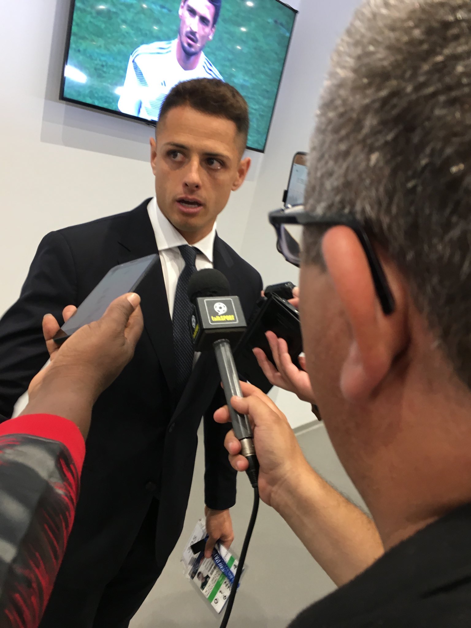 Happy 32nd Birthday former striker Javier Hernandez, have a great day my friend 