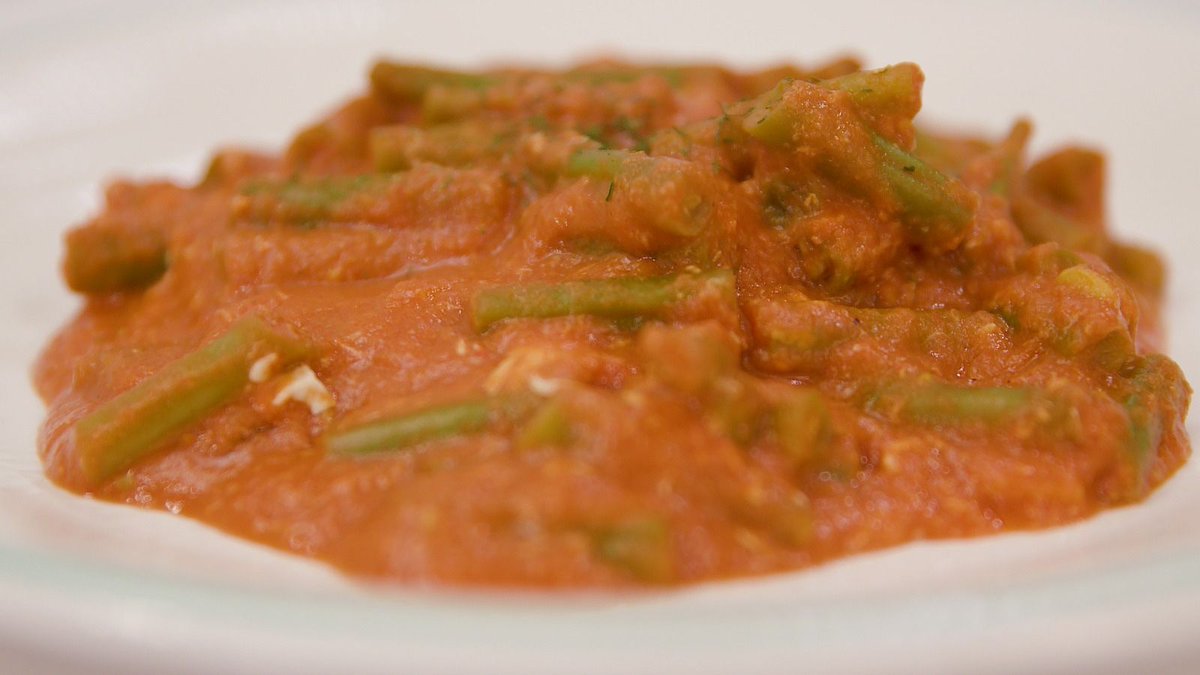gennbox's tweet photo. JUDIAS VERDES CON TOMATE

Tiempo de preparación: 30 min. 
Ingredientes para 2 personas

Ingredientes:

● Un bote de tomate triturado       
● 300 gr de judías verdes   
● 2 huevos                
● 2 cucharaditas de azúcar
● Aceite de oliva 
● Sal https://t.co/QYLtzC15am
