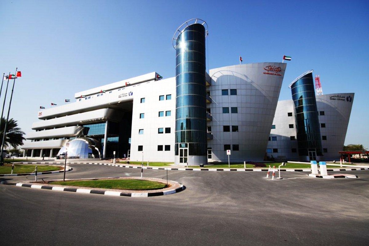 DXBMediaOffice's tweet photo. جمارك #دبي تطلق مبادرة تحفيزية لإلغاء الغرامات المترتبة على تأخير تجديد وإلغاء بطاقة المخلص الجمركي
https://t.co/hhm1dHEKks https://t.co/0p7D8s6RxP