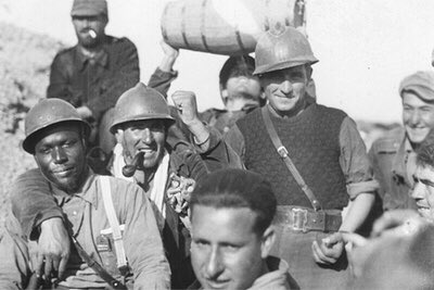 joan_vdg's tweet photo. L’any 1936 Oliver Law s’unia a les Brigades Internacionals per lluitar contra el feixisme

En diversos Estats dels EUA no el consideraven ni ciutadà

Fou el primer afroamericà a dirigir una unitat de blancs al Batalló Lincoln

Va morir al 1937 liderant una ofensiva prop de Madrid https://t.co/XB9yxEtw6X