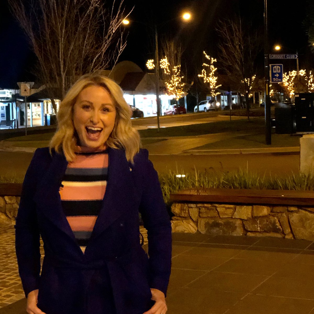 Starting our week of exploring Victoria on @7newsmelbourne and tonight we’re in Bright! Chilly but that really nice crisp and calm chill that makes you want to head out and explore. #bright #explorevictoria #winter #janesweather