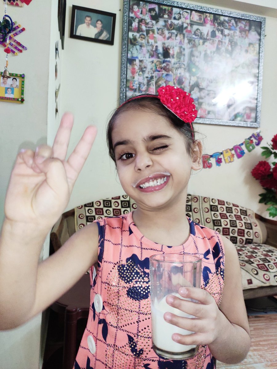 mebhoomisingh's tweet photo. Milk🥛is very nutritious and important part of our meal "Milk is the secret of my energy"
"गाढ़ा है पर प्यारा है"
#worldmilkday2020 🥛🥛 #EnjoyDairy 🐄🐄 #StaminaBooster 💪💪 #CompleteNutrient #CalciumAndFats #HealthyImmuneFunction
@TinaCho73727901 @ShandilyaPooja @Hemab20 https://t.co/5jGvCfA5f5