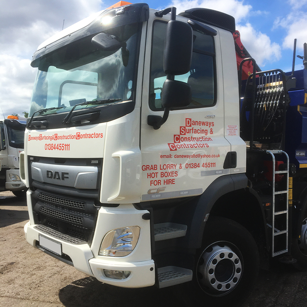 Kel_Berg's tweet photo. A few photos of Daneways new grab loader sign written up!
#signwritting #daf #kelberg #grabloader https://t.co/RWy30zBIL7