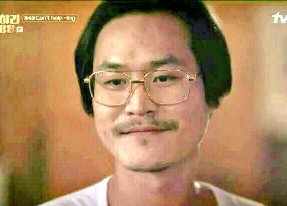 rnbanyu's tweet image. Kalo ada reply 89 versi indonesia wkwk
Dwi sasono coco juga meranin ayahnya jung bong #Reply1989