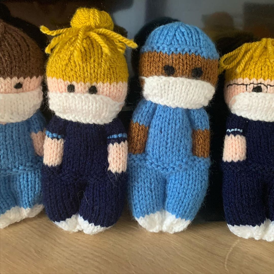 How cute are these knitted dolls created by Frimley midwife Karen P! Thank you so much for all of your hard work and lifting our spirits 🥰