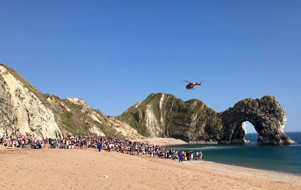 2) 'I was just in complete shock': Durdle Door hero rescues two men who jumped from 70ft arch  https://bit.ly/3cj7UO5 