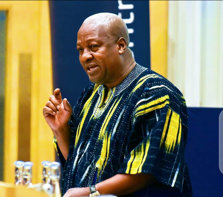 CAzourka's tweet photo. There's no leader who listens to his people than @JDMahama. May Almighty Allah bless you abundantly.
#SpeakOut #FreeCall2500 #GO4JM #Talk2JM #JM2020 https://t.co/nWWGnW8vvy