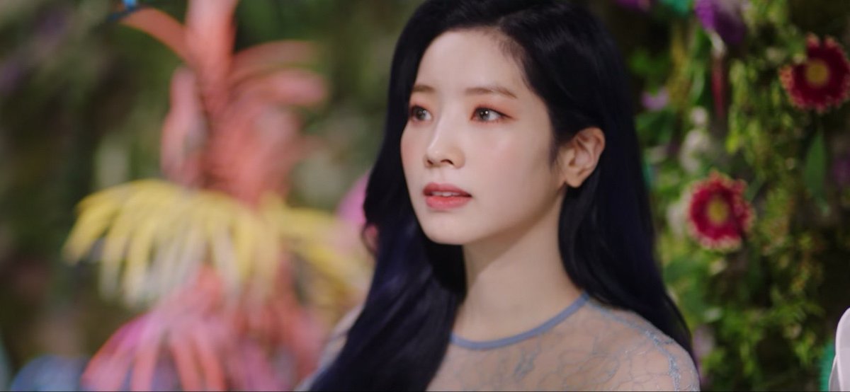 dahyunniepics's tweet image. CAN U HEAR ME SCREAMMMINGGG #MOREandMORE