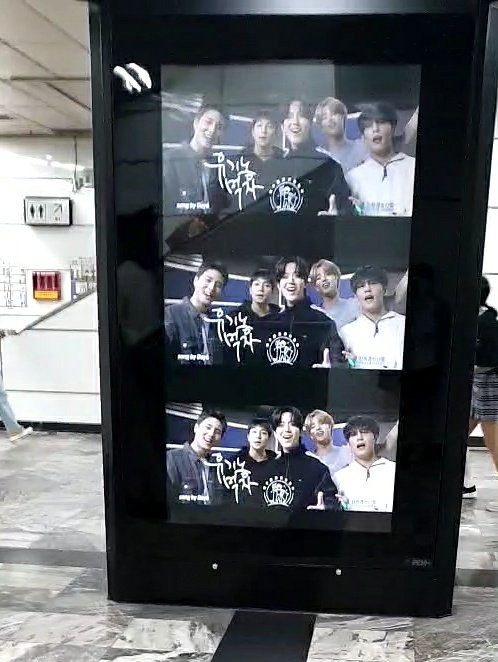 d_d_o_k_k's tweet photo. 개웃겨 유기농 먹자 지하철 광고도 나오는거였냐고 https://t.co/TQH4BGnwGd