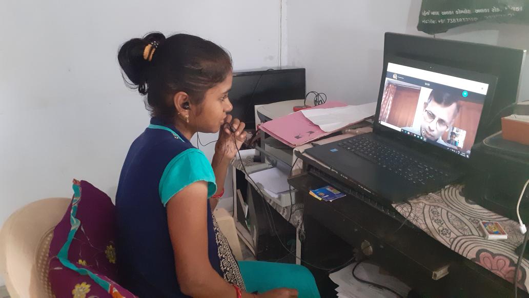 RiteshCsc's tweet photo. My Name is Ritesh Chauhan. Taluko- Kheda Village - Pansoli Dist-Kheda. I thanks to CSC provide Different type of Service in one umbrella.... With the help of CSC I provide TELEMEDICINE Service to our local Village people for just in *1 RS*....
#CSCSocialMediaDay https://t.co/DcYm6JCIF2