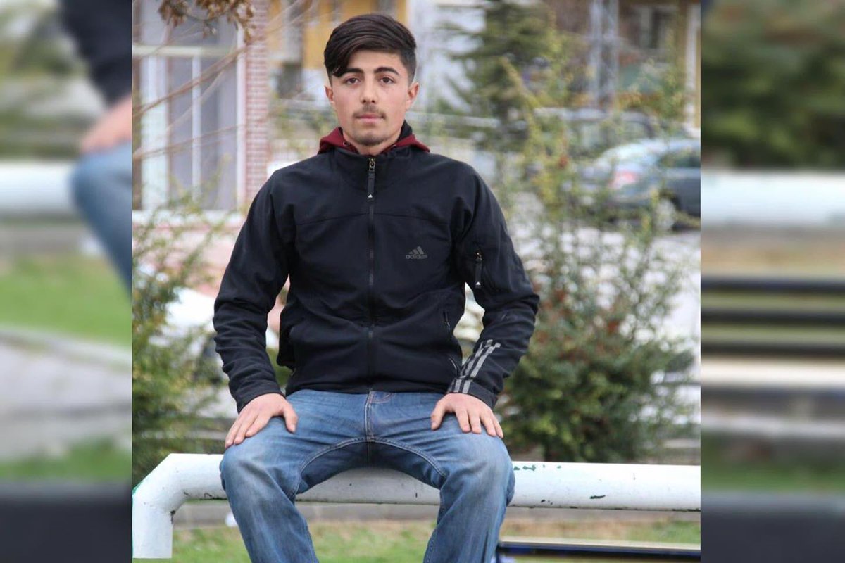 Hakan Tas Bariscakan Jahre Jung Wurde Gestern Um 22 30 In Ankara Kaltblutig Von Drei Mannern Ermordet Weil Er Kurdische Musik Gehort Hat Dieses Leid Ist Unertraglich Rassismus Totet Jeden