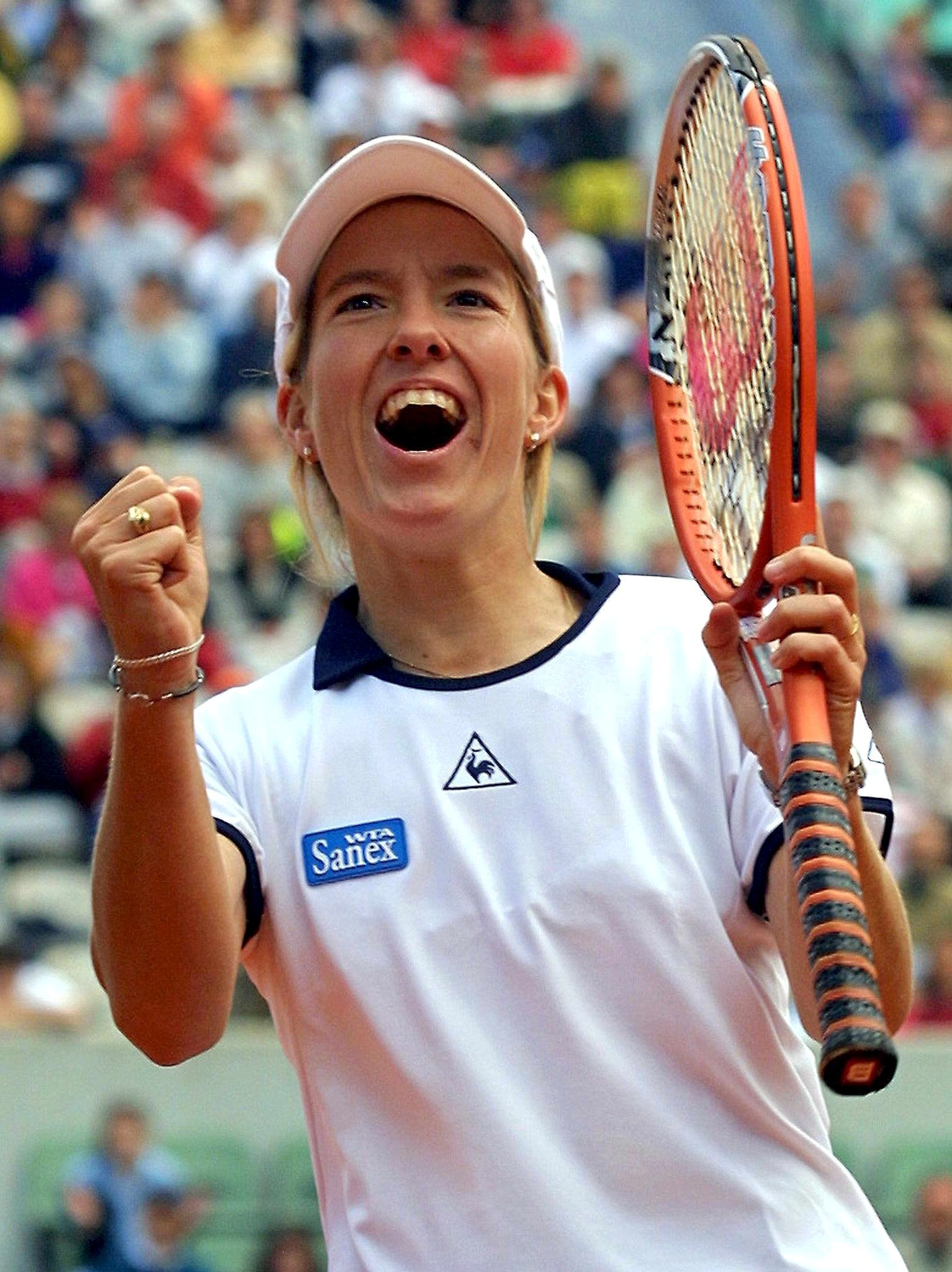   Happy birthday to 4-time champion Justine Hénin, turning 38 today! 