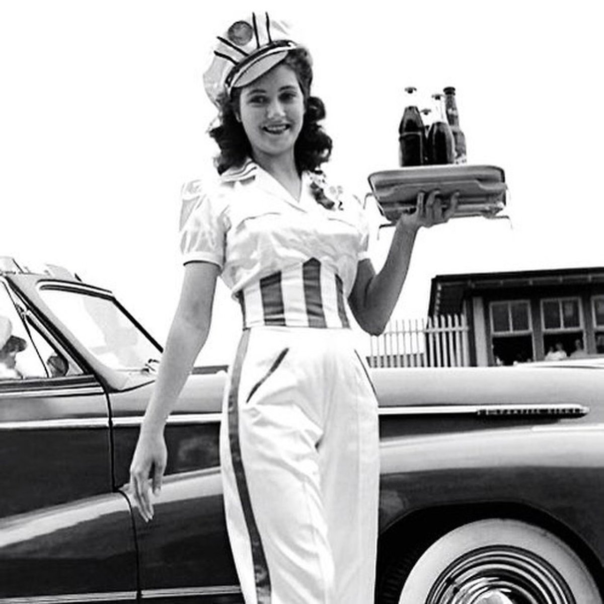 SteveSweeney_NJ's tweet photo. Our restaurants and business owners are a creative group that will find ways to serve patrons regardless of the pandemic. A fun vintage affair, #carhops are making a resurgence statewide and are enjoying a renewed sense of optimism.
https://t.co/YJxOrVVYHP https://t.co/fj2iA7JvJt