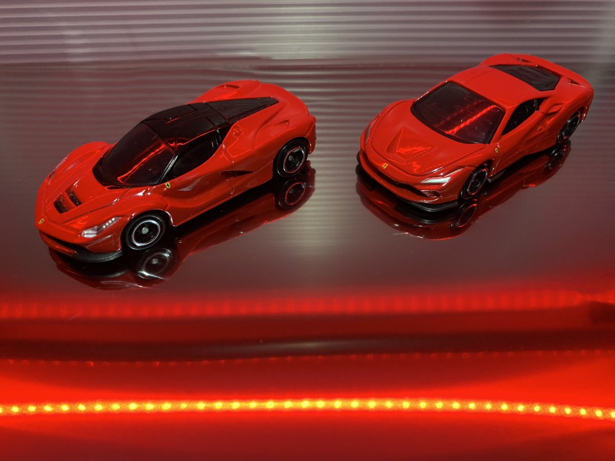 youandme109's tweet photo. ミッドナイト
ルーティン中囧
#トミカ
#フェラーリ
#ランボルギーニ
#tomica
#ferrari
#ramborghini https://t.co/Sg3MYLixan