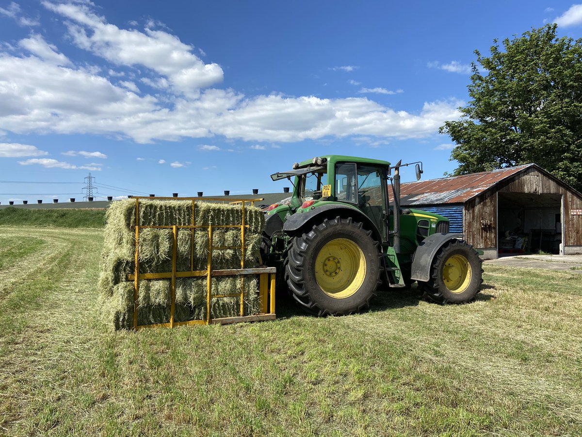 It’s perfect weather for making hay! It was floating around in the field for 3 weeks last year - couldn’t be more different! #sunshine #BackBritishFarming #ProudtoFarm #Lancashire