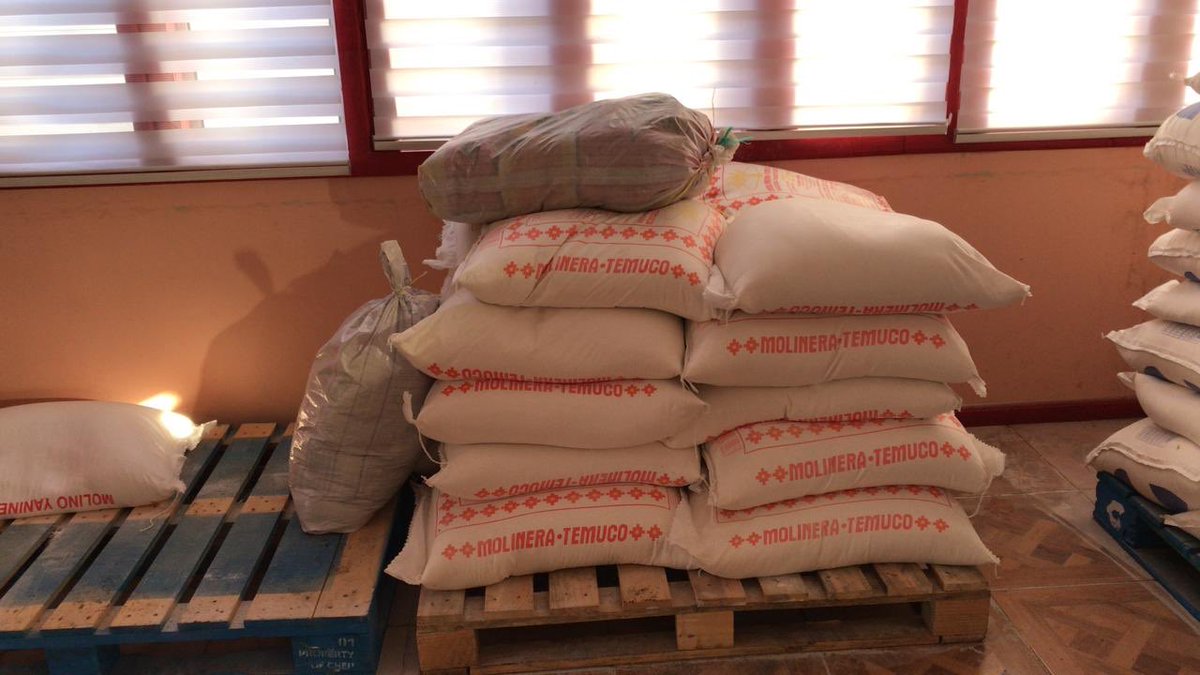 FEl clima en #Araucanía es implacable.
Desde #Saavedra: 60 sacos de papas, 60 sacos de harina y 120 kilos de porotos y arvejas partidas. #ProductoresLocales
1️⃣ familiasentrelazadas.cl/index.php/fami…
2️⃣ Fundación InnovaPaís/Fundación Melton
3️⃣ selecciona $60.000