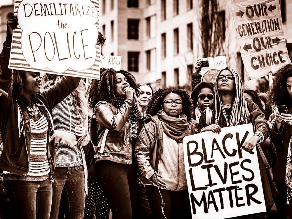 Coachjrw's tweet photo. 🔚 Racism..
🔚 Racial Injustice..
🔚 Police Brutality..
——————————————
#GeorgeFloyd 
#AhmedAubrey
#BreonnaTaylor 
#EndRacismNow 
#EndRacialInjustice 
#EndPoliceBrutality #BlackLivesMatter 
#BlackStudentsLivesMatter 
#CoachesStandForJustice 
#PeacefulProtests
#ICantBreathe https://t.co/heaQlb0lTZ