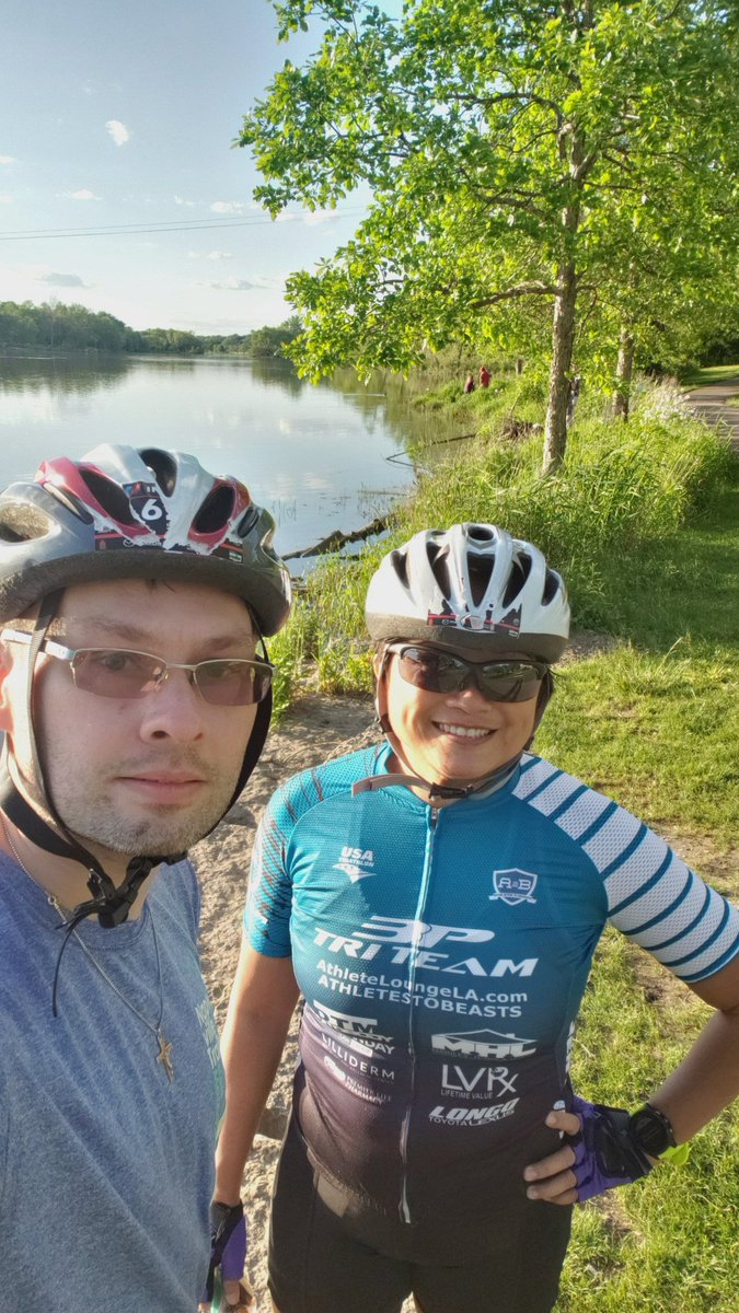 _Damian11's tweet photo. @IRONMANtri 30-mile bike trip with my wife @aniamalek #Ironmantraining #AnythingIsPossible #TriToWin https://t.co/IkzZtGGni0