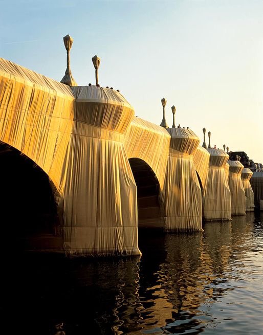 franch_laura's tweet photo. “La obra de arte es un grito de libertad.”

Christo

Ha muerto Christo Vladimirov Javacheff (Gabrovo, Bulgaria, 1935 - 31 de mayo, Nueva York, 2020), uno de los grandes creadores del arte efímero y el que quiso envolver el mundo. https://t.co/JiknvEeMeW