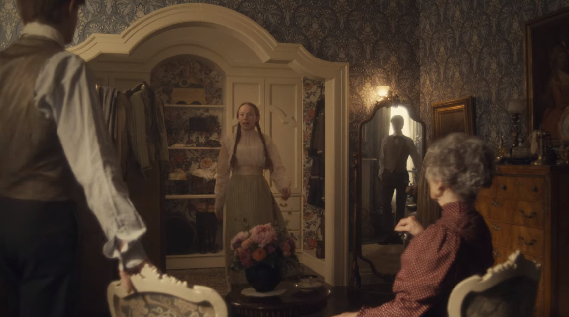 Trying on dresses at Aunt Jo's. #renewannewithane