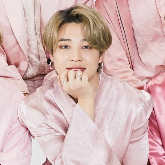 stussyjimin's tweet photo. so pretty in pink 🐥💗 https://t.co/9IhOsDavly