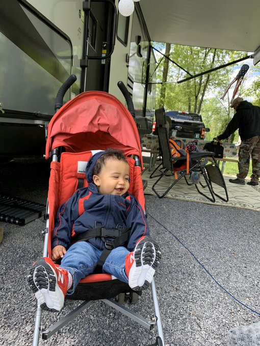 How the heck r u going to be 10 months old in a few days. Stop it 😭🥺❤️ https://t.co/9Z3EXabk1E