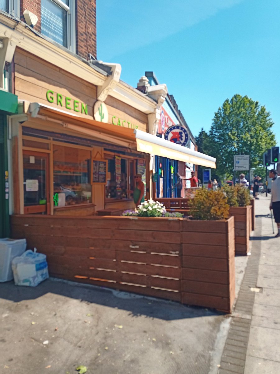 Clockwisesss's tweet image. Great setup by Green Cactus in the limited space available, a one way system and some numbered waiting spaces with orders collection/takeaway only from a newly fitted out window.

Great to see a @ShopinStreatham adapting to suit customer needs.