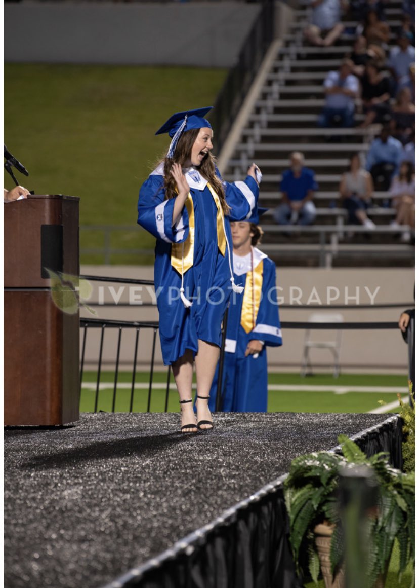 Ivy_2020's tweet photo. Look mom I did it!!! #Graduation2020 https://t.co/tDrqEUUNgR