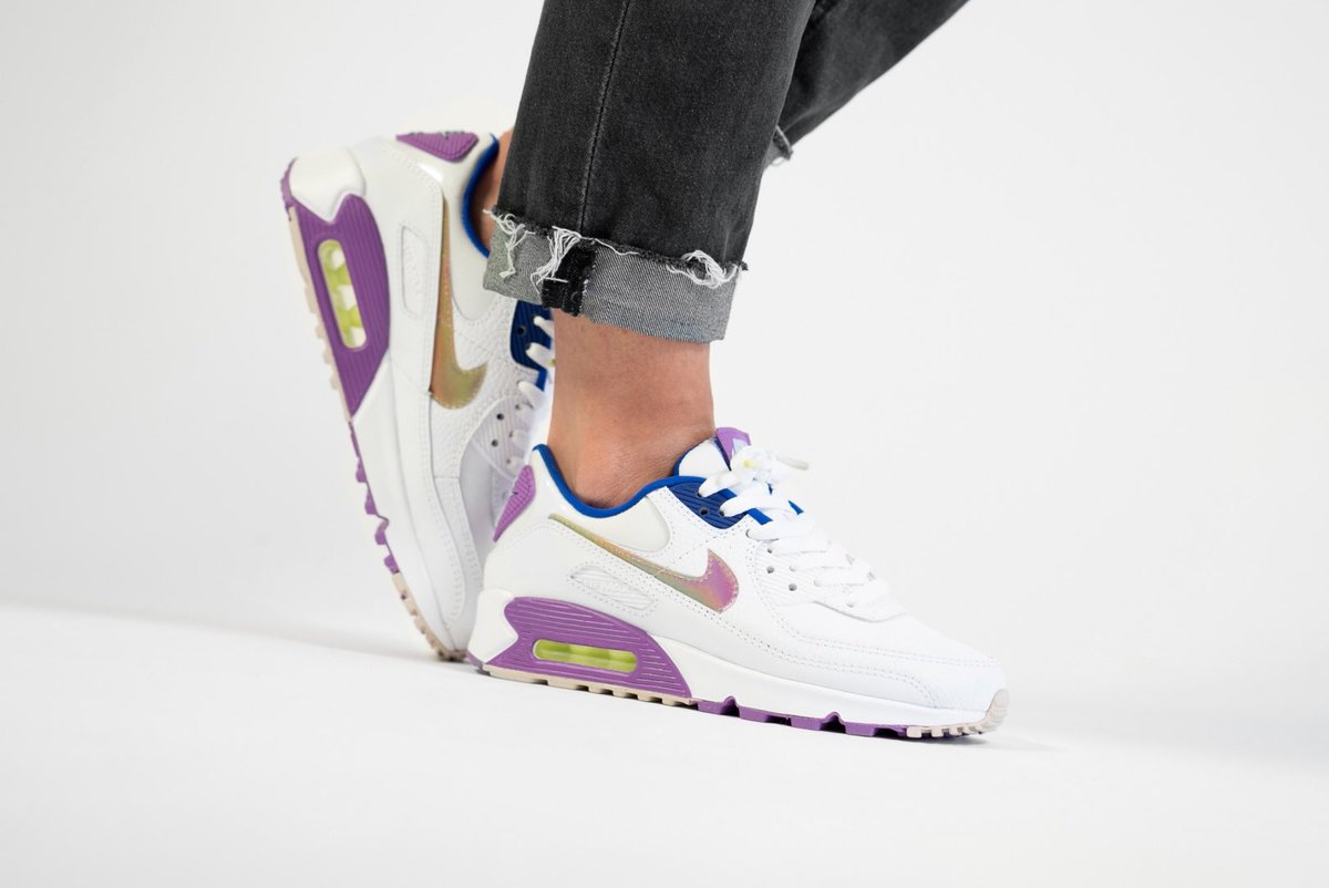 twitter sneaker deals