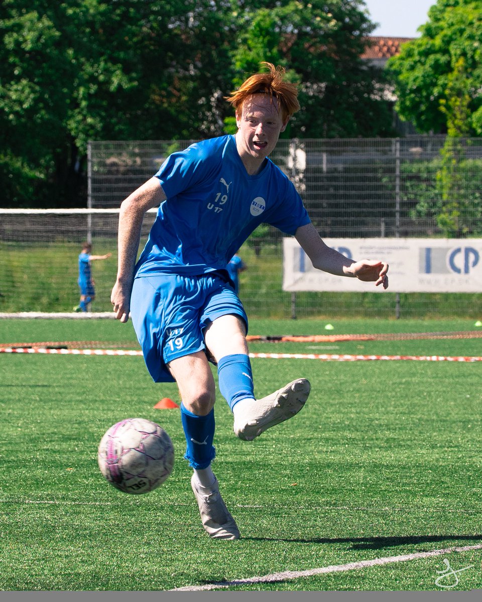 hugoboejemunter's tweet photo. Dagens varme træning #RBelite #U17div #mitroskilde 📸: @termansen https://t.co/LmfoJdwOEC