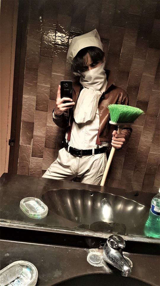 rodocalabozo16's tweet photo. Oh dear, give my photos some love and I will reward you with my new NSFW content~ 🖤 

#SNK #ShingekiNoKyojin #leviackerman #levi #cosplay #anime #cosplayer #snkcosplay https://t.co/HMga7rmWOn