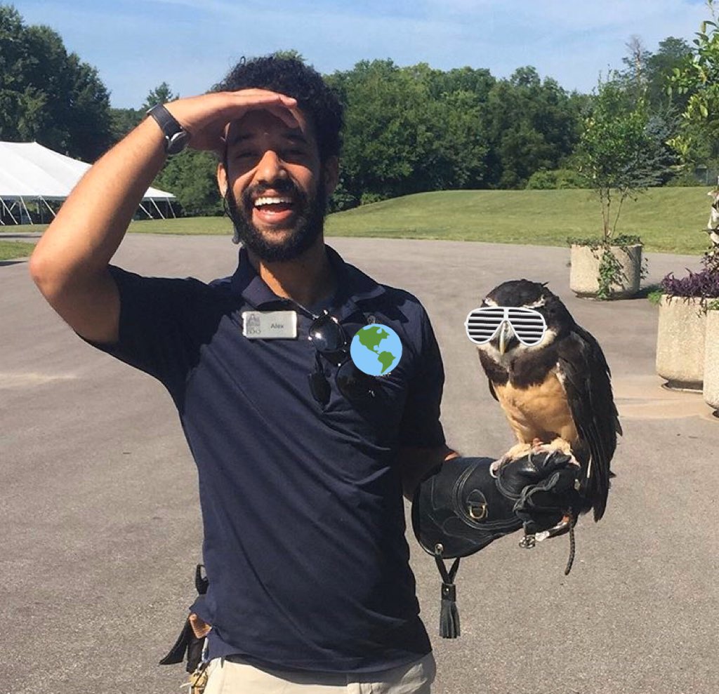 AlHendiify's tweet photo. Today is Day 2 of #BlackBirdersWeek where y’all #PostABird to the TL to spread some avian love!

Since my skills birding skills are introductory here is a picture of me and Rowl. We were born on the same day three hours away from each other. 

This year we both turned 31 https://t.co/209phDoK5S