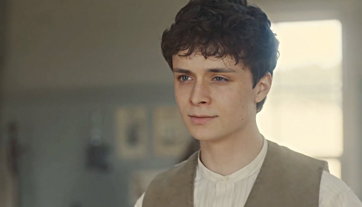 ~ Gilbert Blythe gazing at Anne Shirley Cuthbert - a thread~