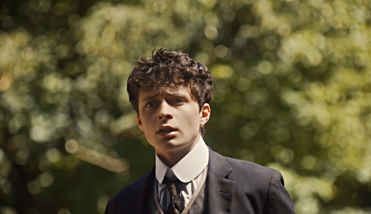 ~ Gilbert Blythe gazing at Anne Shirley Cuthbert - a thread~