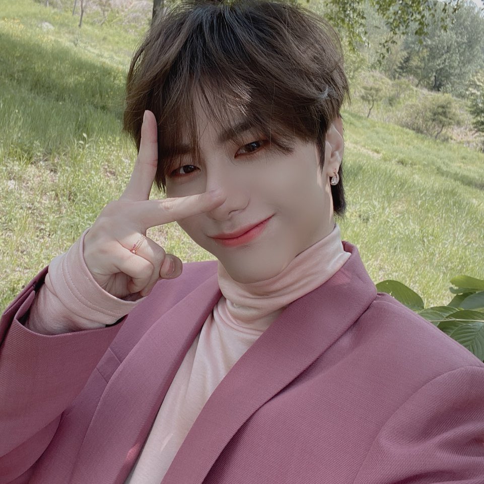 NewWorld_VICTON's tweet photo. [#승식 ] 메이데이 많이 기대해주세요! https://t.co/SpZK0zxGWM