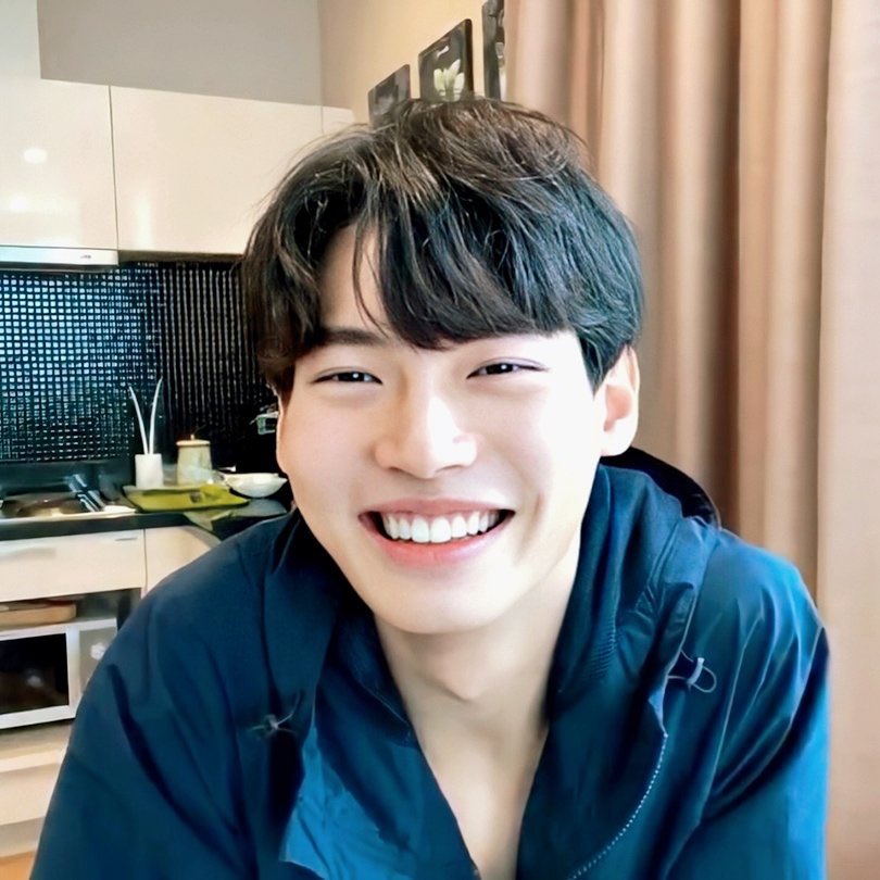 Pearwithwin's tweet photo. สุขสันต์วันเด็กนะคะน้องวิน เป็นเด็กที่น่ารักแบบนี้ตลอดไปเลยนะคะลูก 💚 #winisthehappiestkid https://t.co/5UcmCYzr9y