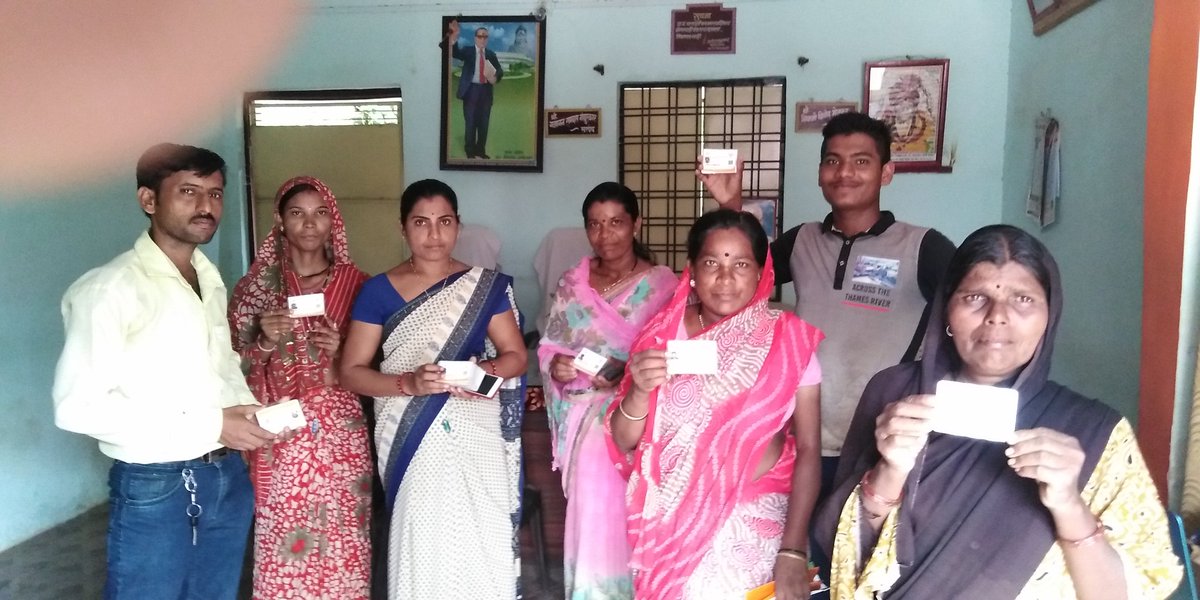 dipmalthankar's tweet photo. @CSCMaharashtra @dintya15 @nileshingle7276 #CSCSocialMediaDay CSC च्या माध्यमातून, Digipay द्वारे प्रधान मंत्री गरीब कल्याण योजनेचा लाभ , Pmjay, Pmsym, Pmkisan, Tele medicine, अशा अनेक प्रकारच्या योजना, शेतकरी, महिला, बचत गट, गरिबां पर्यंत पोहोचविण्याचि  संधी मिळत आहे https://t.co/HHfDkuMdsP