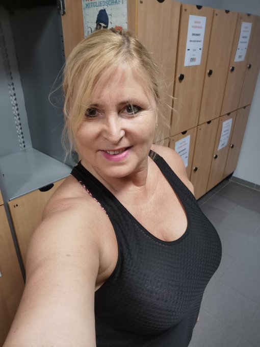 Endlich wieder zum Sport #FKK #NACKT #BIGBOOBS#NUDISTPARADIES# https://t.co/FVM7yVsOG9<a href="/tag/fkk"class="tags">#FKK</a><a href="/tag/nackt"class="tags">#NACKT</a>