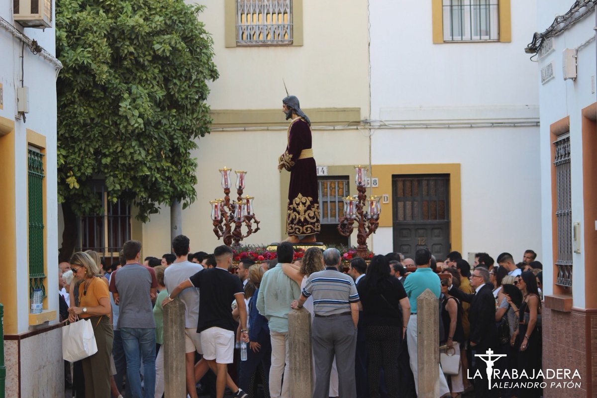 'Cautivo del Tiro de Línea'

@PasiondeLinares @hdadstagenoveva
@GJ_StaGenoveva 

#HdadSantaGenoveva #SS #SSantaSevilla #Sevilla #SevillaHoy #SemanaSantaSevilla #TDSCofrade #Cofradias #Devocion #TirodeLinea #Cautivo #SantaGenovevaSevilla #Fotografia #Canon #LunesSanto #SemanaSanta