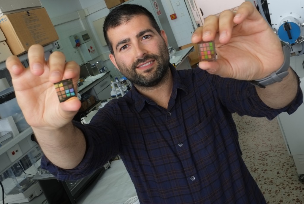 icmabCSIC's tweet photo. ☀️A l’ICMAB també fem plaques solars com les del @mit_nano: flexibles, transparents, lleugeres, i de diferents colors! Els principals responsables són en Mariano Campoy-Quiles i l’Agustín Mihi del grup #Nanopto @ERC_Research #FOREMAT @Enlightment_BCN 4/10
https://t.co/qfADTPuyS4 https://t.co/mrQ9QTF4KM