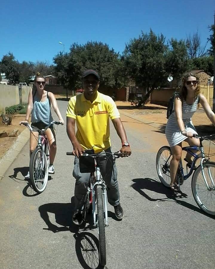 sibonisodhlam's tweet photo. #DomesticTravel Is open by @Tourism_gov_za
I do #SOWETO TOURS for you.
My tours are adventurous and private, thus following #COVID19 safety procedures due to #LockdownSA and giving you personalised experience.
DM To Book Me.
#WeDoTourism #VisitGauteng #ExploreLearnEnjoy https://t.co/hHAnZBcQaX