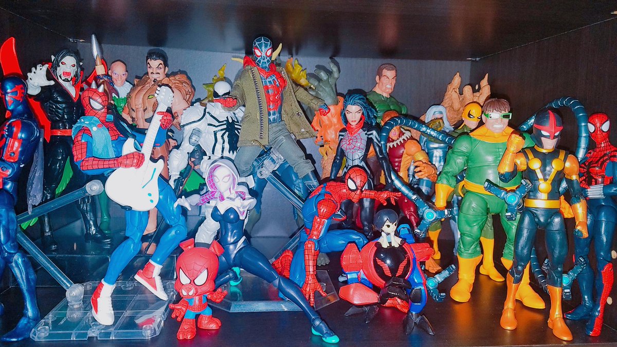 ちくわ 6月になったのでフォロワーさんに自己紹介しようぜ オモ写やフィギュアカスタム アメトイ マーベルフィギュア集めが趣味のちくわです 気がつけば部屋にマーベルレジェンドがどんどん増えていく D