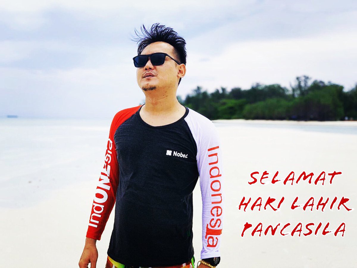 FajrinCandra1's tweet photo. Bismillah “Selamat Hari Lahir Pancasila 1 Juni 2020” 🇮🇩 #fajrincandra #indonesia #harilahirpancasila #harilahirpancasila2020 #pesonaindonesia #wonderfulindonesia #bangkitindonesiaku #indonesiapastibisa #pancasila #nkri #nkrihargamati #youtuber #youtuberindonesia #vlogerindonesia https://t.co/ky5zFt9lB3