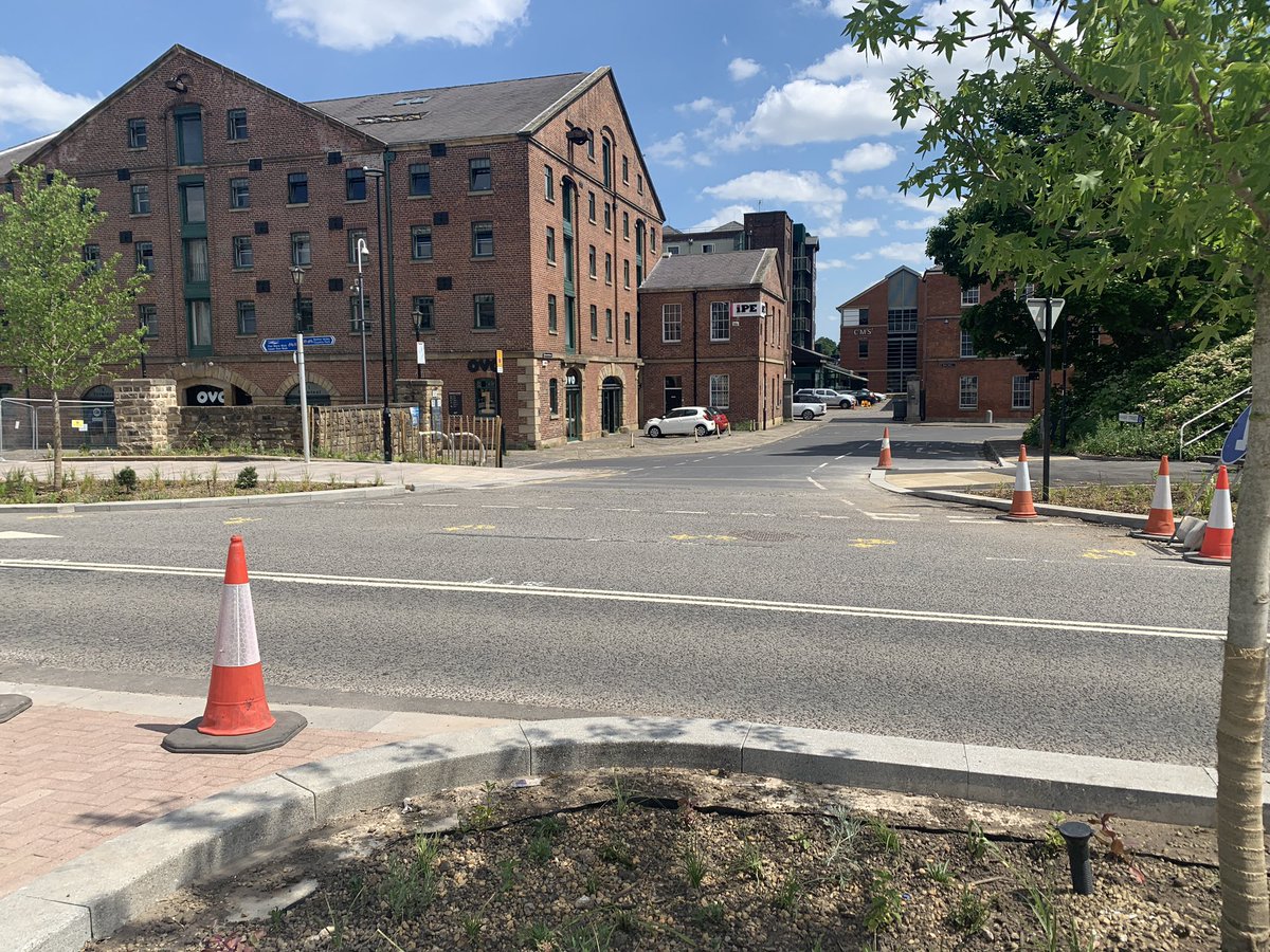 UrbanaAdam's tweet photo. Lovely city centre walk to check out the progress of grey to green. How this ties Victoria Quays into the city is something quite special, giving some amazing buildings the urban context they deserve. An absolute success in place making, as Castlegate gets moving. @SheffCouncil https://t.co/PNZQPImHje