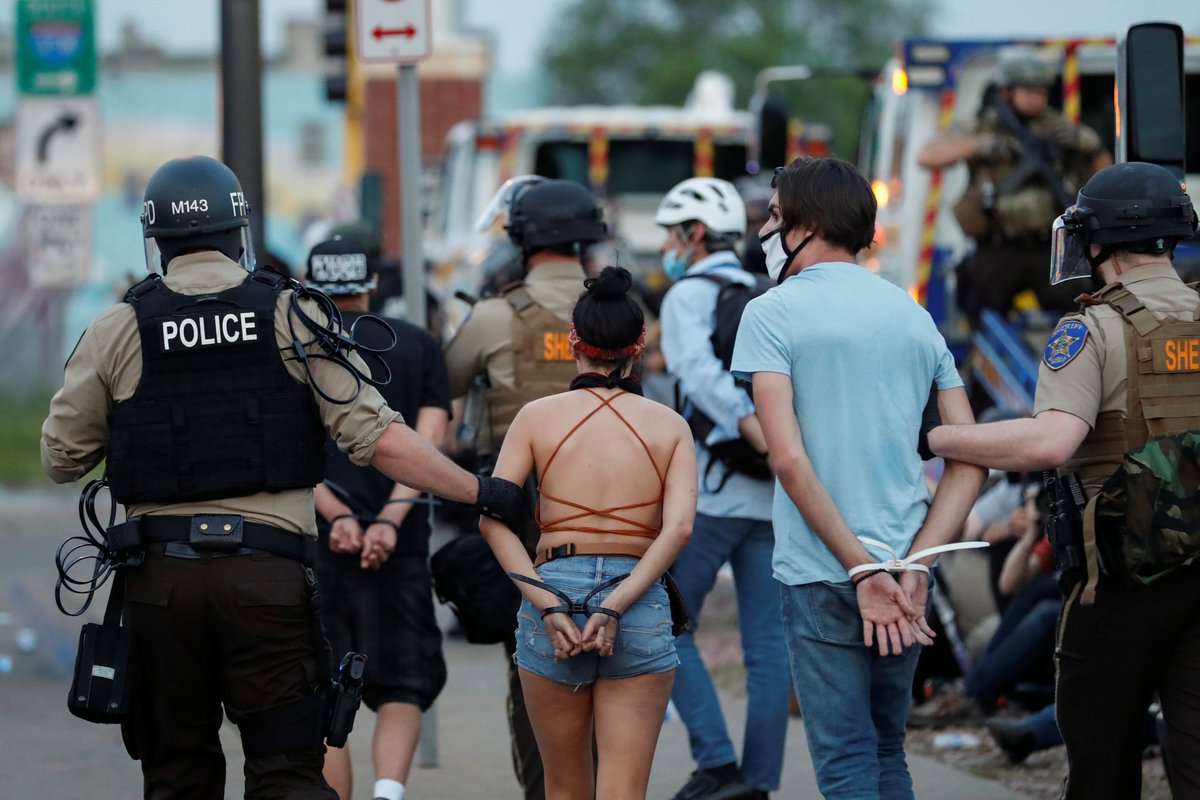 ajplus's tweet photo. Police have made over 4,100 arrests during U.S. protests against racial police violence and the killing of #GeorgeFloyd, according to @AP.

They have not arrested 3 of the 4 officers involved in his death. https://t.co/agzaJmMQhZ