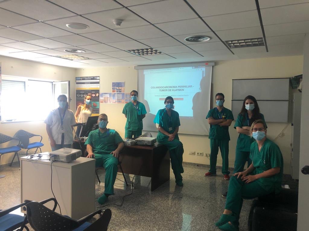 CirugiaHunsc's tweet photo. Hoy reanudamos la docencia con nuestro Journal mensual: “Colangiocarcinoma intraductal y perihiliar” un desafío quirúrgico #nosponemosenmarcha #Some4surgery #HUNSC  @IreneVilela3 @alemenen88 @M_Savoie5 @n_alo_gar @elena_smv_ @RHdezAlonso @AlbertDG92 https://t.co/Idl3mbK66u