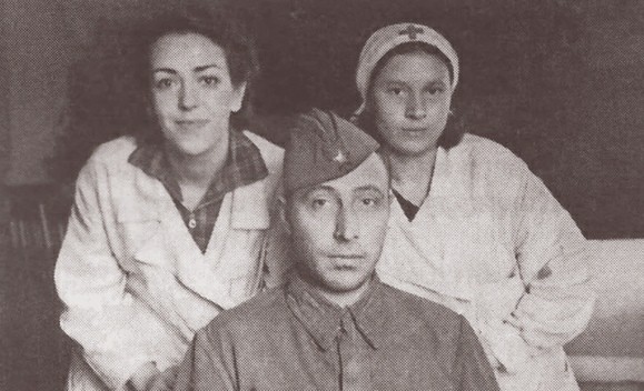 В фонде Научной библиотеки хранится книга, подписаная к печати в октябре 1945 г., вышла сразу же после окончания Великой Отечественной войны. Это первый сборник поэтессы Вероники Тушновой: «Первая книга. Стихи». Обзор на сайте библиотеки
#НБ_ТвГУ #Первый_сборник #Тушнова_Вероника