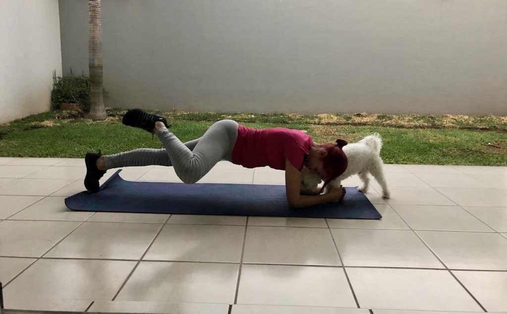 Buenos días, iniciamos la semana con toda la actitud...💪🏻 En un para de horas nos vemos en la oficina. 😁