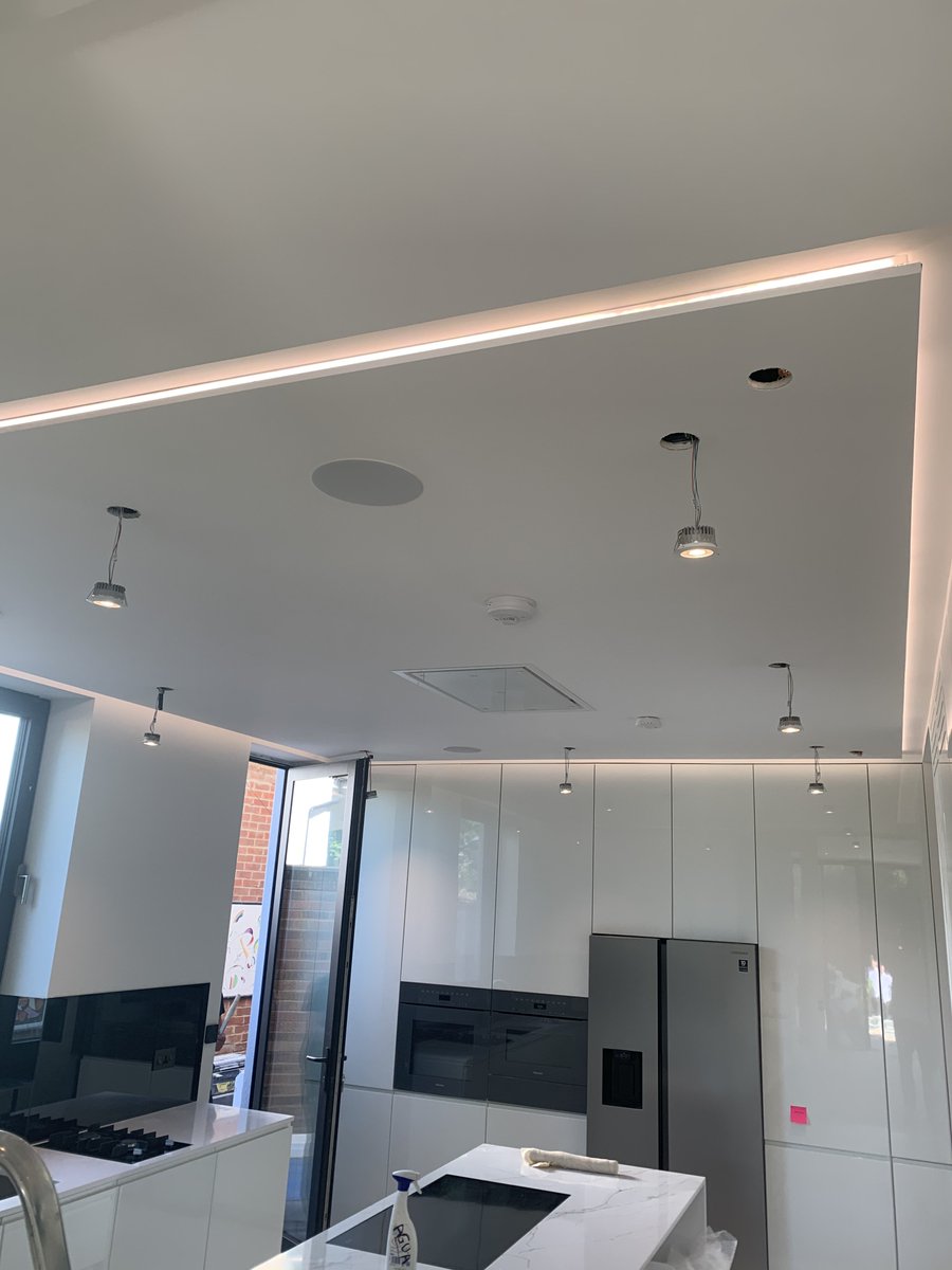 loxonelondon's tweet image. Just finishing off this fully loaded @LoxoneUK house.  Climate control, lighting, security, shading, AV, all beautifully harmonised into a #realsmarthome.  Full video walkthrough coming soon!